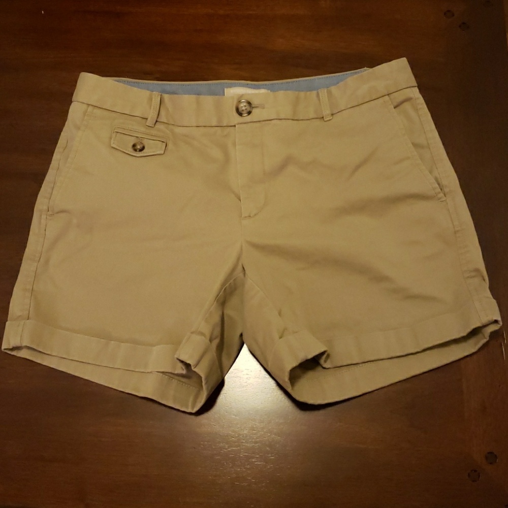 Banana Republic khaki Shorts